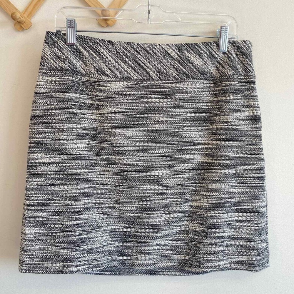 New Loft size 8P Petite women’s black and white tweed skirt cotton blend lined
